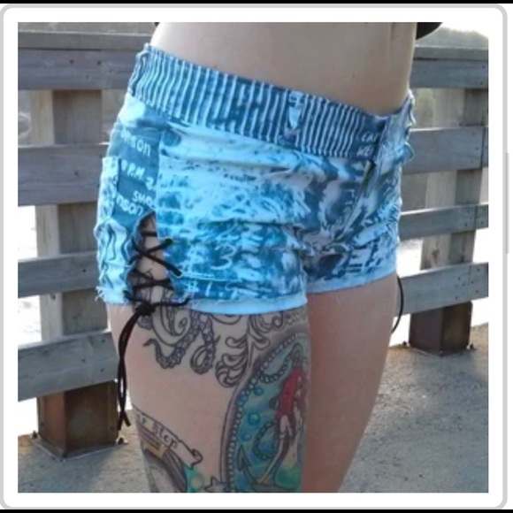 Trash Jean Shorts Print Graphic Tie-Dye Blue White Tattoo Punk Rock Side Lace XL - Picture 1 of 3